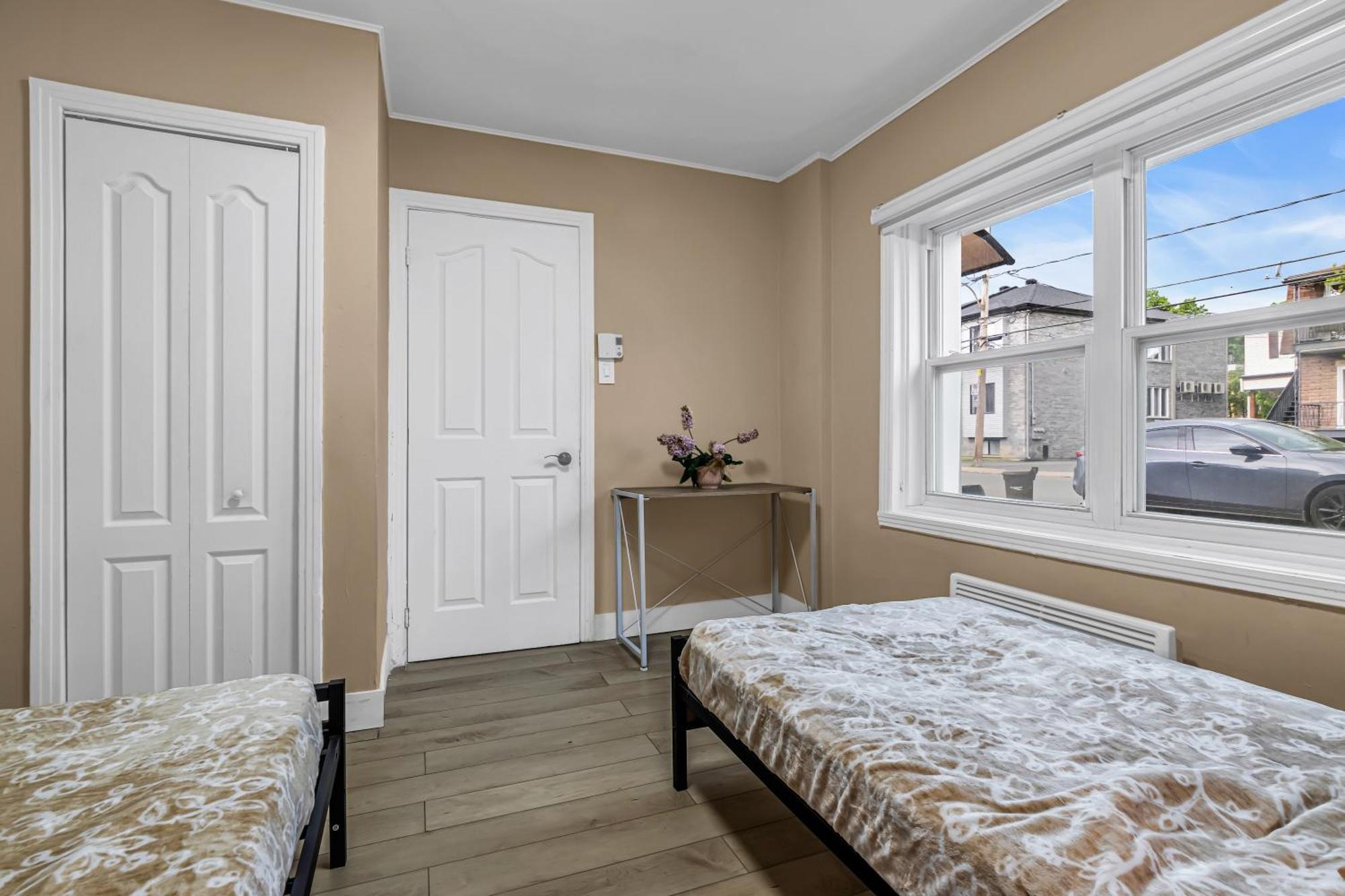 לונגאיל Beautiful 2 Bdr South Shore Montreal מראה חיצוני תמונה
